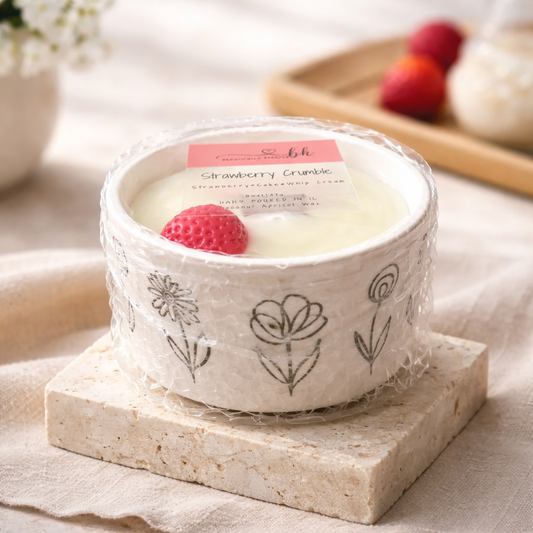 5oz Strawberry Crumble White Flower